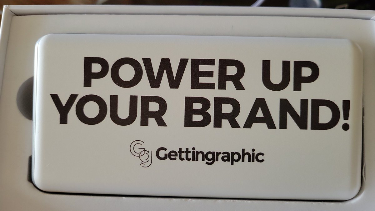 dayharrison's tweet image. I feel so lucky to have met you, Kira, at #CREiSummit @creisummit and thank you for my favorite swag ever!! I will use like crazy!! Thank you Kira and Dwight! @GettingGraphic Thanks @cre_davis for the intro!