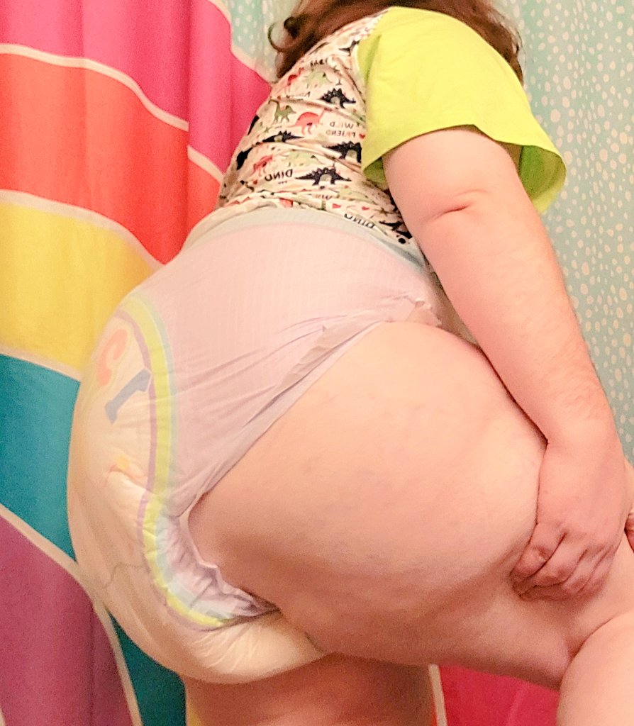 CherryBrat3's tweet photo. What better way to wake up than in a soaked diaper~
#abdl #diaper #diapergirl #alphagators #abu https://t.co/DYdQu0644L