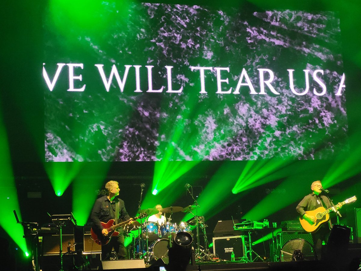Richardsonian's tweet photo. After a 2+ year wait it was brilliant to have @petshopboys and @neworder light up the stage with @pauloakenfold in Toronto to kick off the #UnityTour #NewOrder #PetShopBoys https://t.co/9E2BmzQKhV