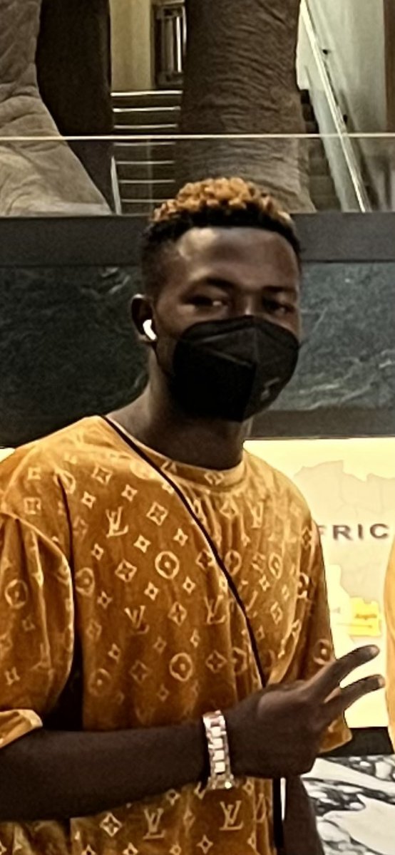 ArlingtonVaPD's tweet photo. MISSING PERSON: ACPD is seeking assistance locating 18-year-old Yong Toh Tecilian. Last seen yesterday morning in the 1900 block of Richmond Highway. He is described as a Black male, approximately 5’9”, 175 lbs with black hair and brown eyes. He was carrying a small purple bag. https://t.co/PaV8johLQ4