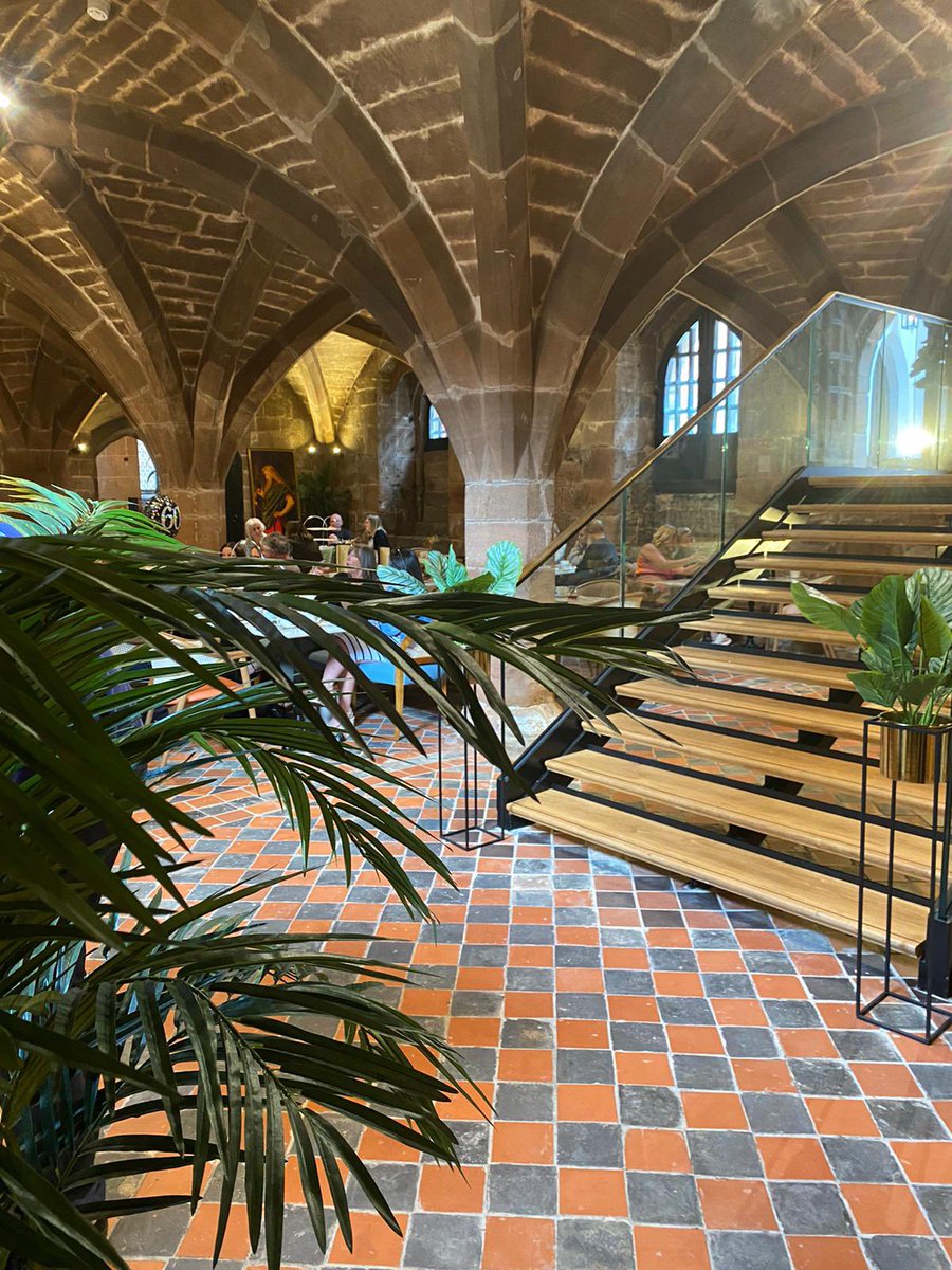 WithAC86's tweet image. Beautiful setting today for some afternoon tea at Tales Of Tea inside @stmaryguildhall #Coventry 🥰 #StMarysGuildhall #OldCoventry #TalesOfTea #AfternoonTea @HistCovTrust