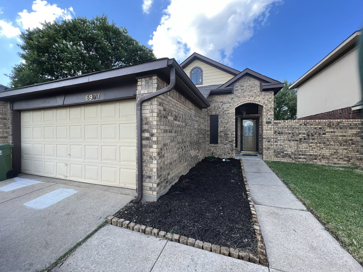 ChicksWhoRockTX's tweet photo. North Richland Hills Homes for Sale https://t.co/2lvPz3LR77 via @YouTube #HomeForSale #NorthRichlandHills #TexasHomes #PattyTheRealtor #YourRockinRealtor https://t.co/CGVT8XCvbA