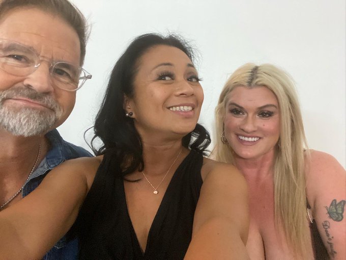 Had such great time yesterday. If you haven't checked out the studios you are missing out!  @PlanetaryStudi1<a href="/tag/christmas"class="tags"><span>#christmas</span></a><a href="/tag/merrychristmas"class="tags"><span>#merrychristmas</span></a><a href="/tag/kimmiekaboom"class="tags"><span>#kimmiekaboom</span></a><a href="/tag/kab"class="tags"><span>#kab</span></a>