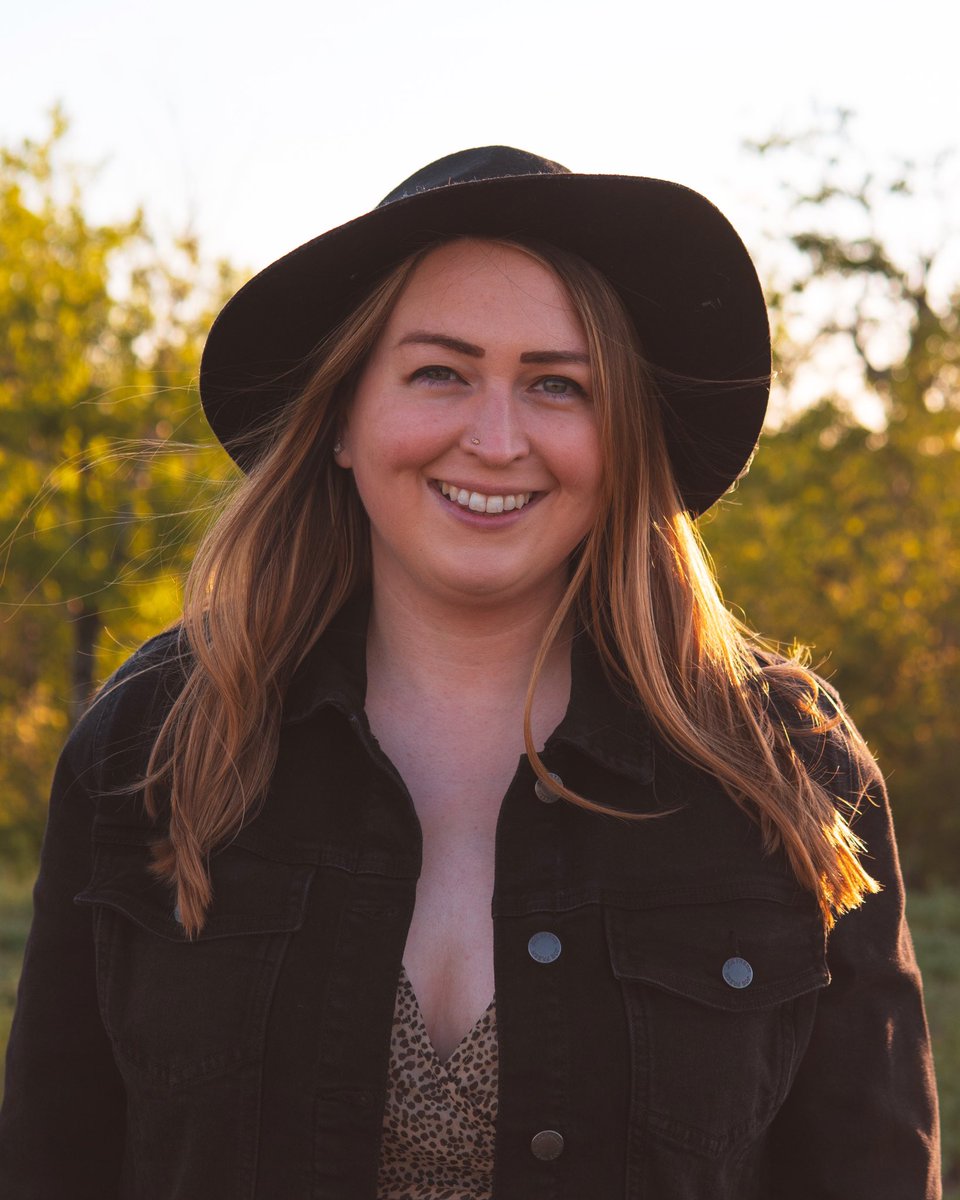 ofcandor's tweet photo. I am back at @kaleidofestival! Performing today at 1:30pm for their Front Porch Series. It’s going to be fun and very relaxed. If you’d like to check it out, my show is by donation and I’ll be playing at 12111 94 Street at 1:30pm. 

#kaleido2022 #kaleidofest2022 @artsontheave https://t.co/i4jVMIJYrC