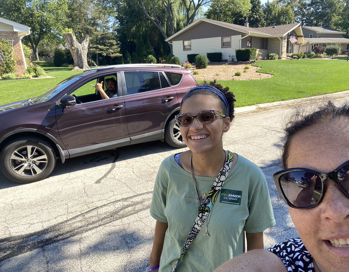 RconservativeA's tweet photo. @TeamRonJon I love Sundays! Especially when we have someone to help with driving #WIRedWave #RonJohnsonSenator https://t.co/U3O4TntHXB