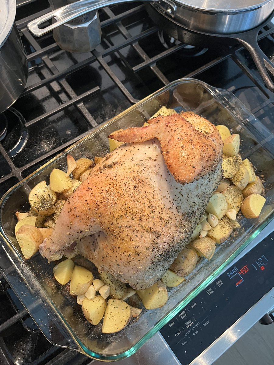 zGuz's tweet photo. Crypto or chicken? Get you a man who understands both
#wereearly in this cook ๐จ๐ปโ๐ณ https://t.co/gqylWmWG8v