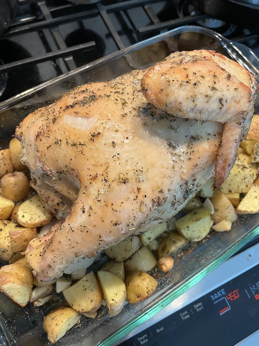 zGuz's tweet photo. Crypto or chicken? Get you a man who understands both
#wereearly in this cook ๐จ๐ปโ๐ณ https://t.co/gqylWmWG8v