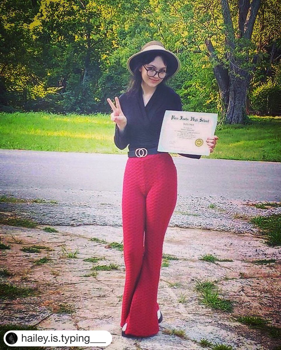 PennFoster's tweet photo. Hailey, looking great, grad! We cannot wait to see all you accomplish! #PFProud #PennFoster #2022Grad π
Learn about online high school with Penn Foster today: https://t.co/KKkwRxX0cV https://t.co/eShrAEqOyq