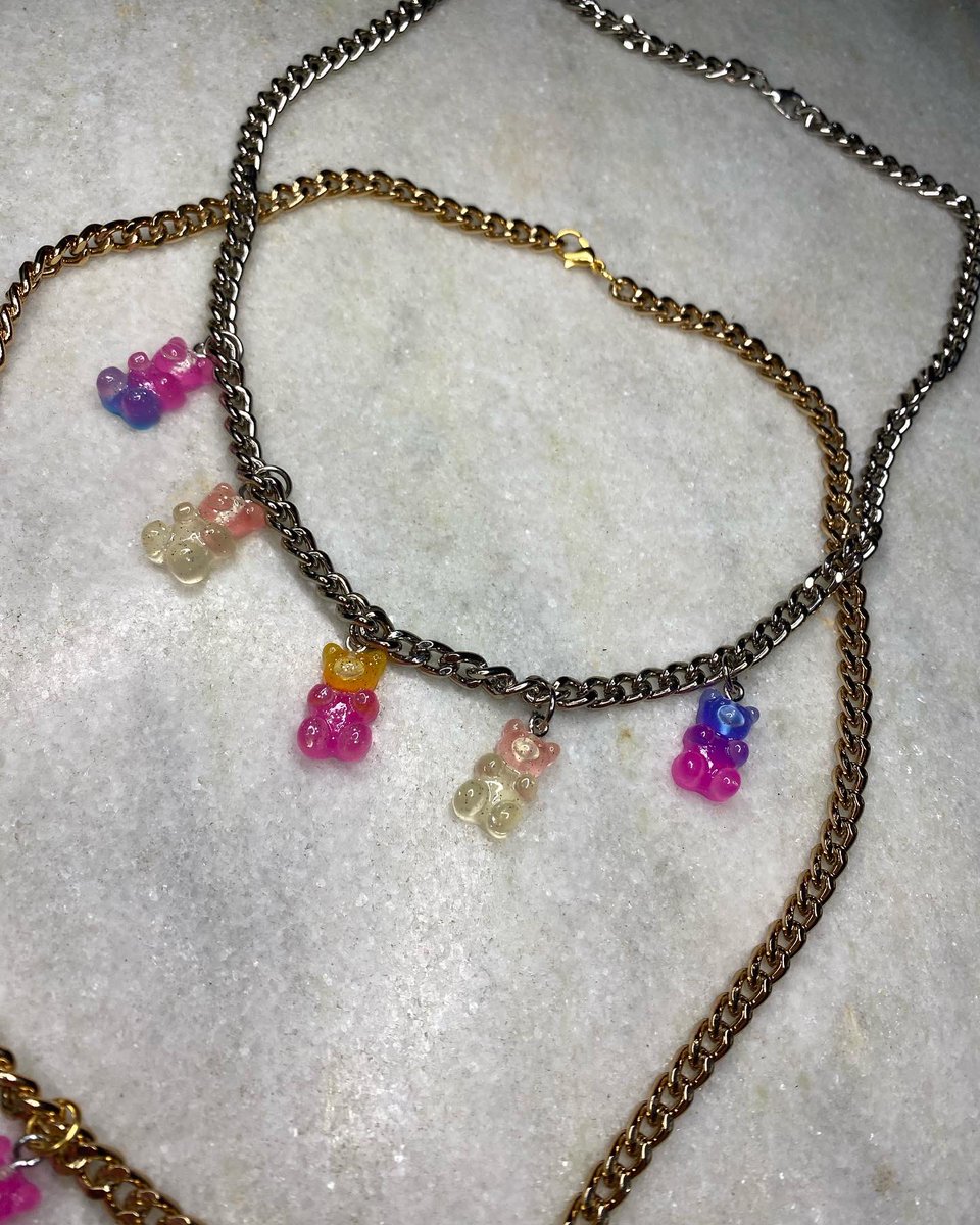 usopedroca's tweet photo. Agora também no prata 😍 colar gummy na corrente groumet inoxidável 🧸🌈
.
.
#lojadeacessórios #ʟᴏᴏᴋᴅᴏᴅɪᴀ #sʜᴏᴘᴏɴʟɪɴᴇ #marcalgbt #joiasparatodes #pedroca https://t.co/8y4Up6z5kT