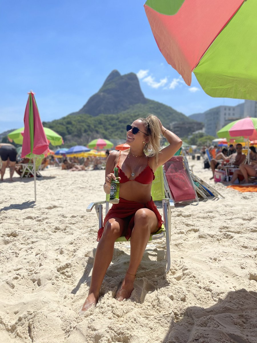 IndyKaz's tweet photo. Happy Sunday!!! One week left for @CBSBigBrother finale, and we can’t wait to see our Brazilian queen 👑 Saudades #bbindy
Faltando uma semana pra final do #bb24 e nos morrendo de saudades da nossa deusa Indy ❤️🔥 #teamindy https://t.co/brqLdGxgD1