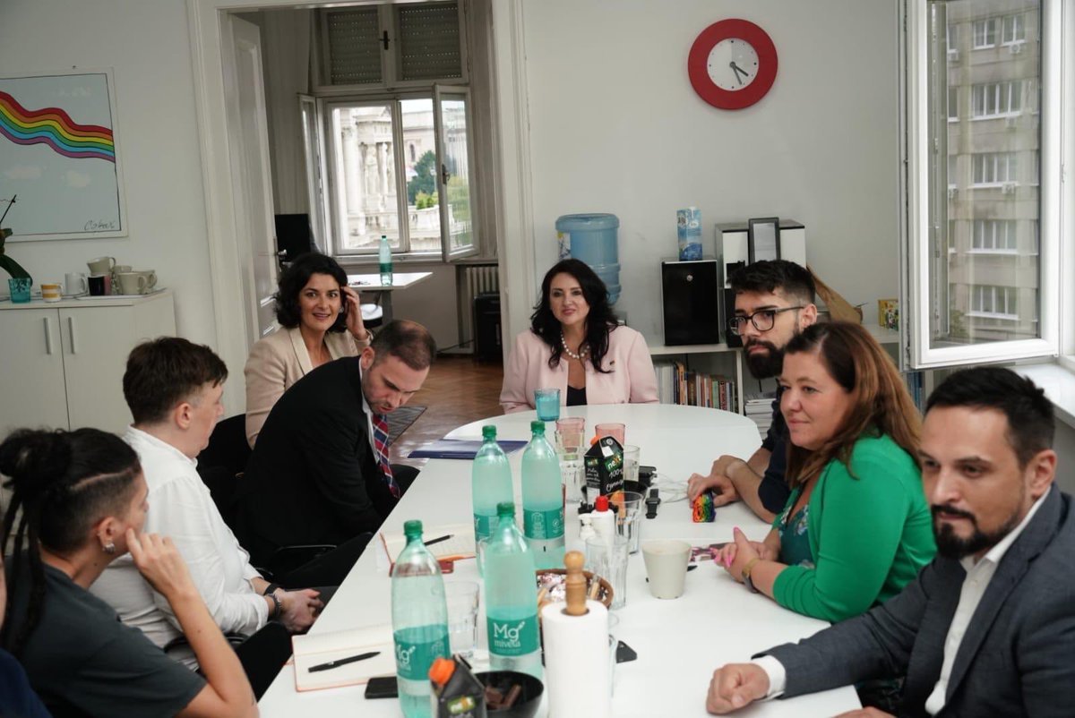 helenadalli's tweet photo. I visited @crdefenders and met representatives of LGBTIQ NGOs from across the Western Balkans to learn about their shared experiences in terms of the equality challenges, and their initiatives to counter LGBTIQ-phobia and the anti-gender movement.

#EuroPride2022 🇪🇺🇷🇸🏳️‍🌈 https://t.co/C2wRkSMLAD