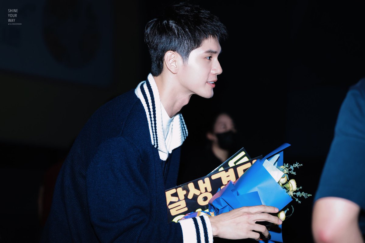 shineurway_ong's tweet photo. ［HQ］220918 인생은 아름다워 무대인사
   💙

#옹성우 #ONGSEONGWU https://t.co/GXKLoME8qq