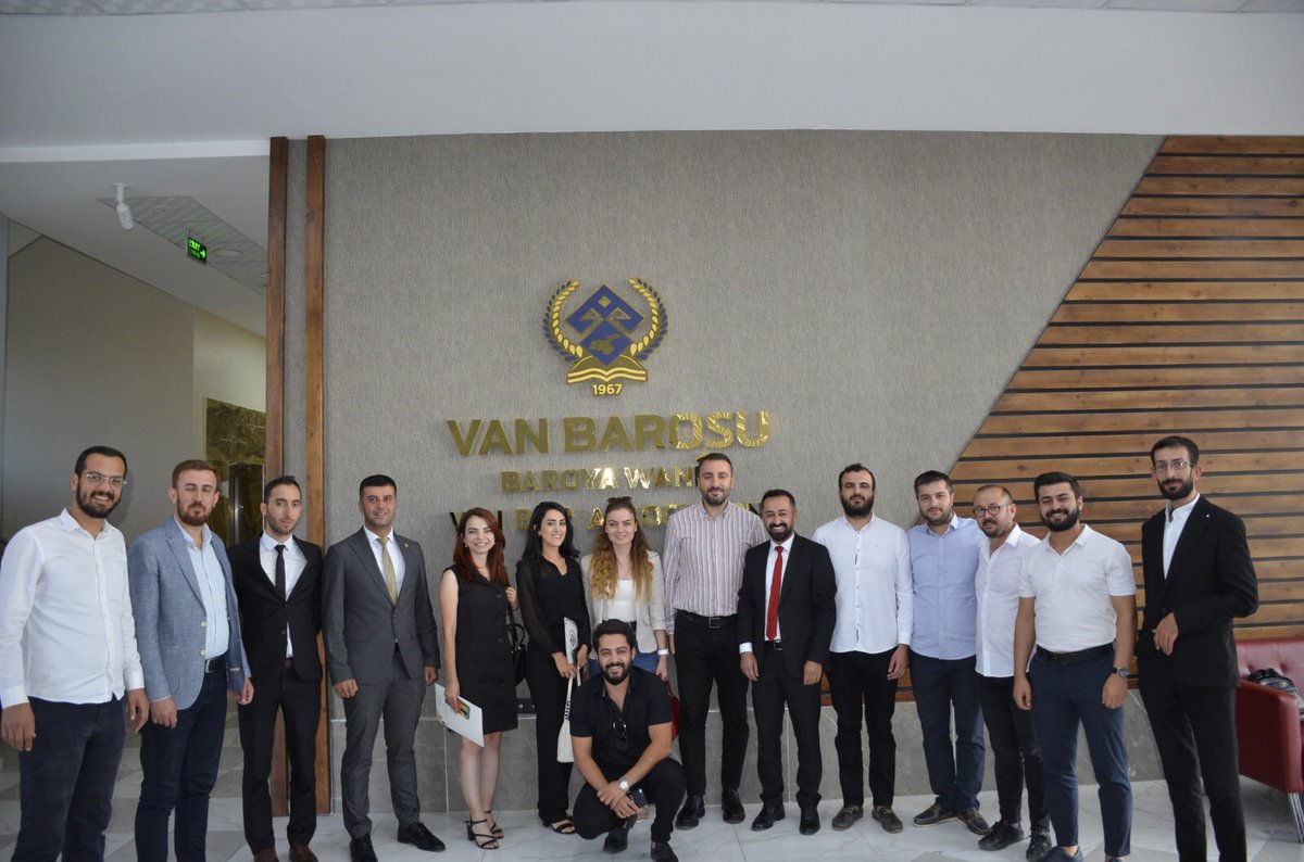 AvukatBarosu's tweet photo. Van Barosu ev sahipliğiyle gerçekleştirilen Bölge Baroları Avukat Hakları Merkezleri Ağı toplantısına Merkezimiz adına Av. Osman ANIK ve Av. Hüseyin İNAL, Av. Sinan İslam GEGİN, Av. Berat ALTUNAL katılım sağlamışlardır. 

Katılım sağlayan tüm bölge Barolarımıza teşekkür ediyoruz. https://t.co/EGe3xQ9ZGv