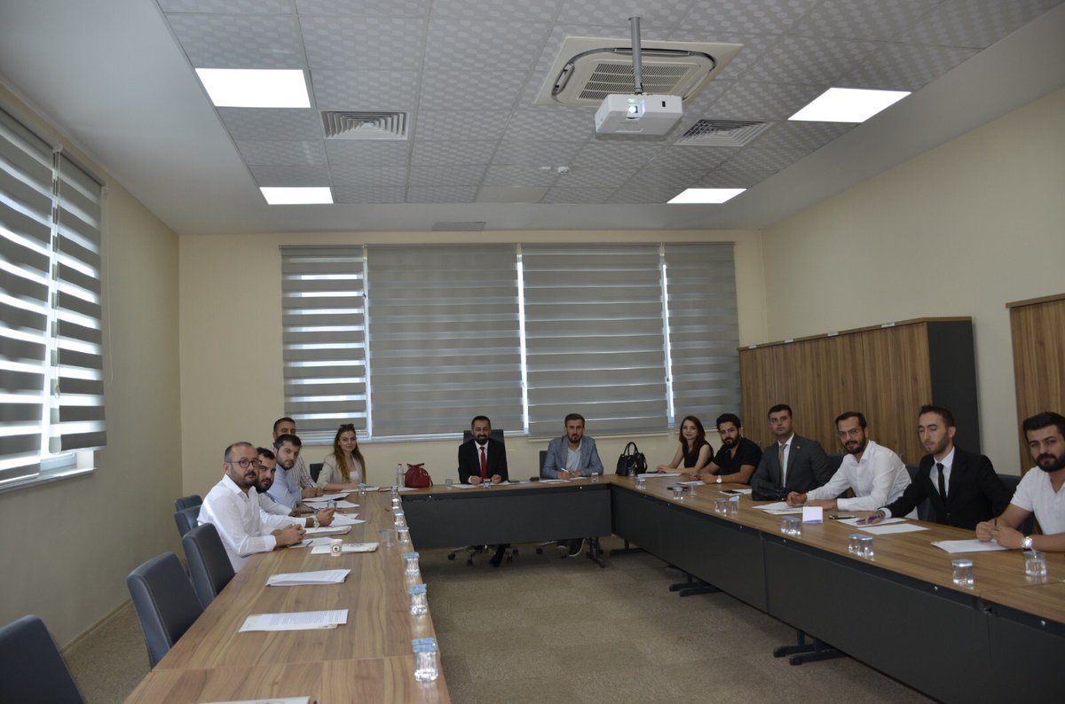 AvukatBarosu's tweet photo. Van Barosu ev sahipliğiyle gerçekleştirilen Bölge Baroları Avukat Hakları Merkezleri Ağı toplantısına Merkezimiz adına Av. Osman ANIK ve Av. Hüseyin İNAL, Av. Sinan İslam GEGİN, Av. Berat ALTUNAL katılım sağlamışlardır. 

Katılım sağlayan tüm bölge Barolarımıza teşekkür ediyoruz. https://t.co/EGe3xQ9ZGv