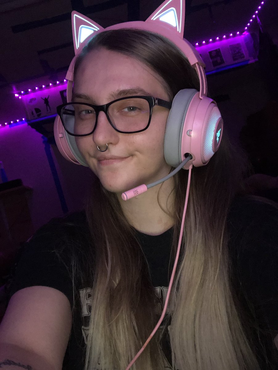 DaRealSlicerali's tweet photo. Iβm live! Come hang out and help me get affiliate on #Twitch ! #helpmegetaffiliate https://t.co/eW7LIwRBEr