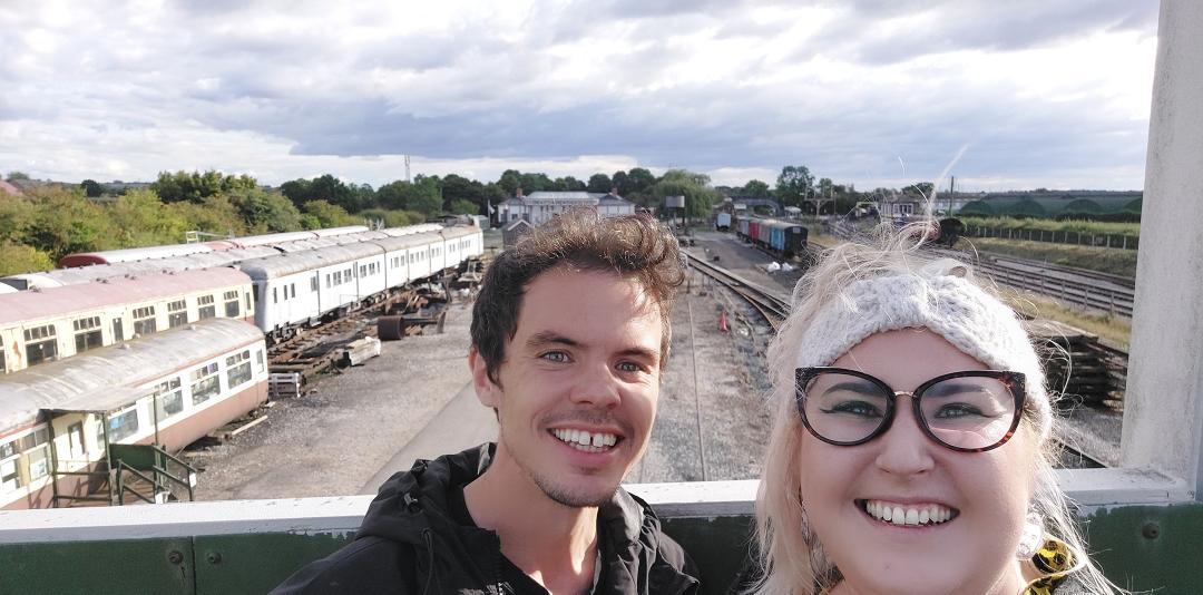 NCCbyKimberley's tweet photo. Last stop before home! Adam managed to sneak up on me. Partly because he's an ultra runner, but more so because I thought the wait was either 30 or 60 seconds, but it was meant to be 10 🙈😅 #BuckinghamshireRailwayCentre #TaskmasterTour #TaskmasterRoadtrip #Taskmaster https://t.co/XrUgr7gAkv