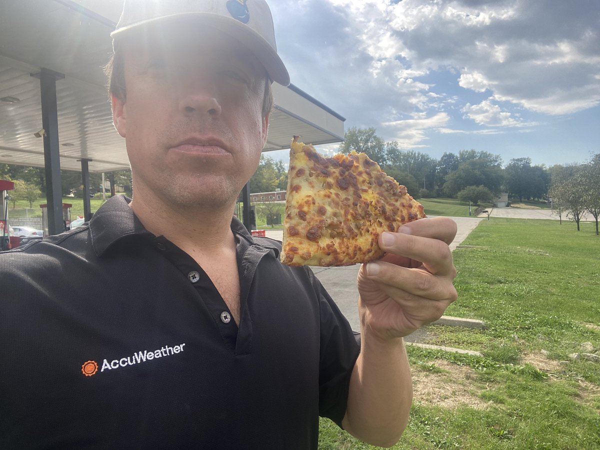 ReedTimmerUSA's tweet photo. Eating a breakfast of champions attm @caseysgenstore https://t.co/buDDjsHI8T