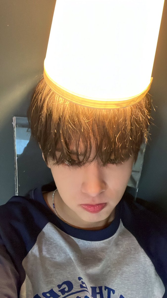 jhqvt's tweet photo. "i have an idea" https://t.co/51reQ9cGG1