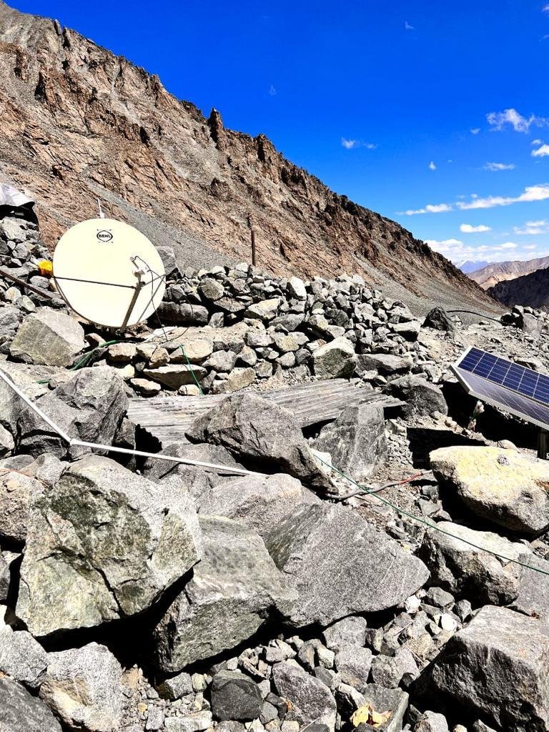 ANI (@ani) on Twitter photo Satellite-based internet service has been activated on the Siachen Glacier at 19,061 feet, the World's Highest Battlefield, by the Siachen Signallers: Indian Army’s Fire & Fury Corps Satellite-based internet service has been activated on the Siachen Glacier at 19,061 feet, the World's Highest Battlefield, by the Siachen Signallers: Indian Army’s Fire & Fury Corps