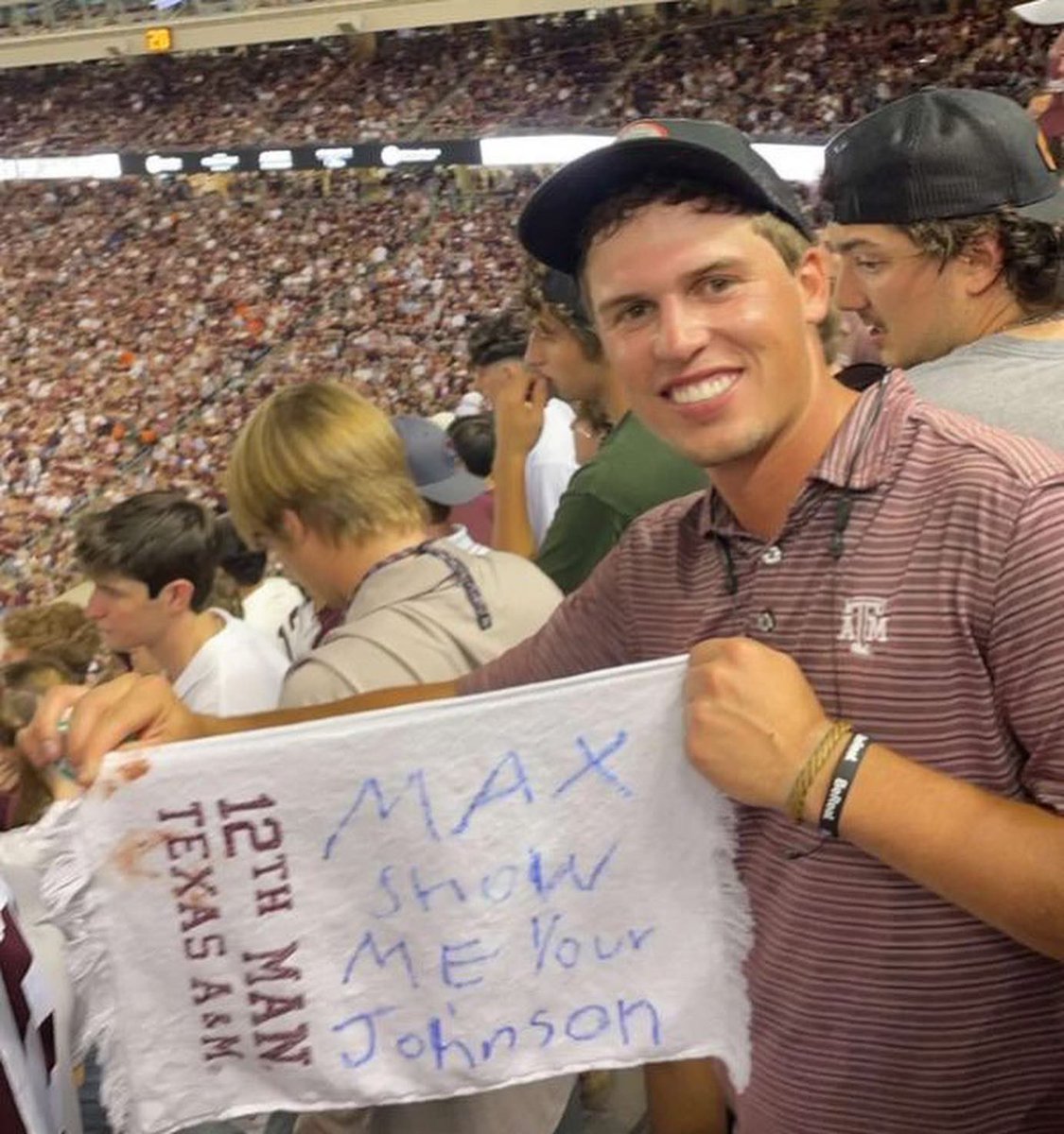 BarstoolTexasAM's tweet photo. pause https://t.co/om5Y248yQ0