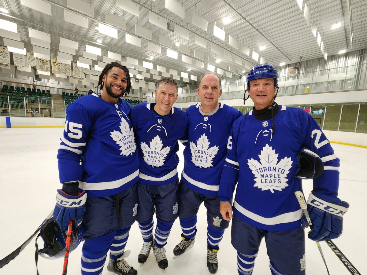 LeafsAlumni's tweet photo. Your @LeafsAlumni remain undefeated on the season with a 11-8 victory over the Smiths Falls Rideaus Alumni

Thank you to all the fans in attendance and all of Leafs Nation for the support!!

#LeafsForever #Leafs #Toronto #hockey #HockeyTwitter #TMLA #LeafsAlumni #alumni https://t.co/JSscDX7p3c