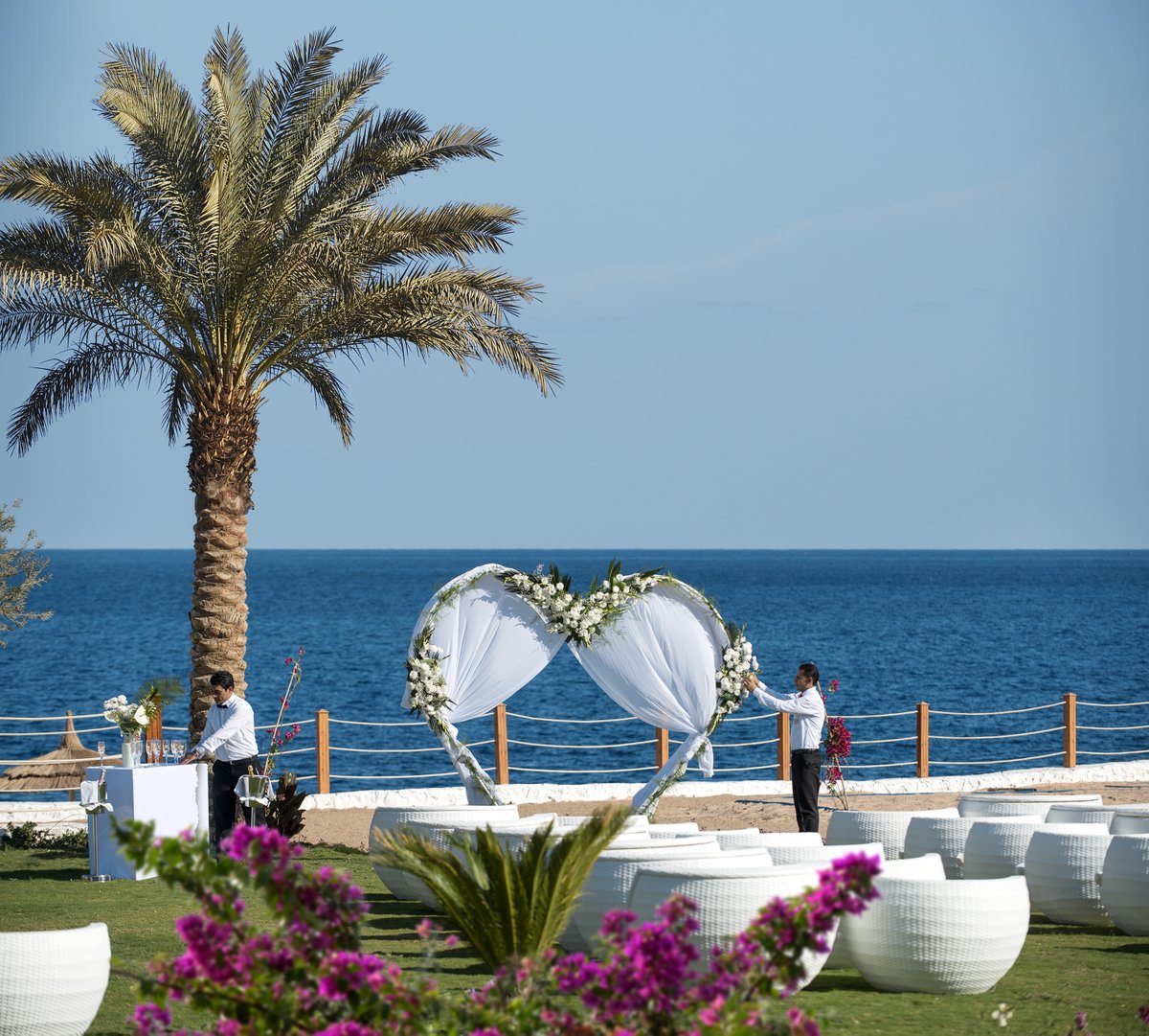 SRMontemare's tweet photo. Start your life with your loved one with a special celebration on the mesmerizing view of the Red Sea.

#SUNRISEResortsAndCruises #SUNRISEMontemareResort #RedSea #SharmElSheikh #ThisIsEgypt #Egypt #Vacation #Travel https://t.co/AyxjHj0vdC
