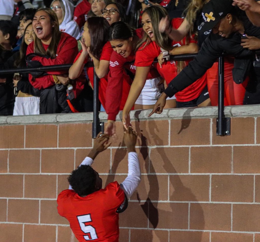 goboxers's tweet photo. 𝘼 𝙉𝙞𝙜𝙝𝙩 𝙏𝙤 𝙍𝙚𝙢𝙚𝙢𝙗𝙚𝙧 💫

#GoBoxers // @Boxer_Football https://t.co/KpvfJUtdl6