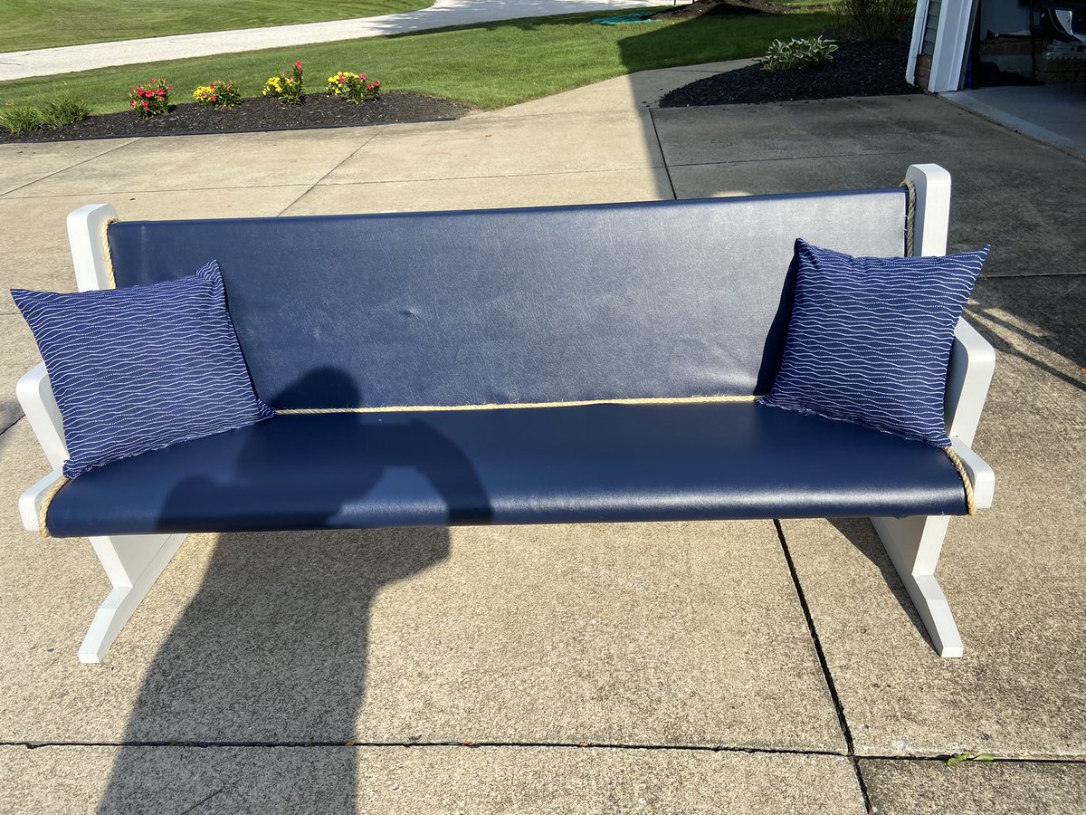 MrsMarshallB22's tweet photo. A new bench will be headed to EWIS!  Thank you to the Walker family! #ewpride @Mrs_Nivert @MrSivert5 https://t.co/DHr35gIeH4