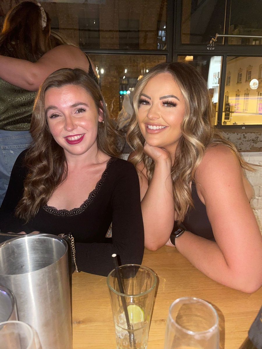 thebeautyedit__'s tweet image. Besties Birthday 🥰 

#livbloggers #selfie #birthday #makeupjunkie #beautyblog