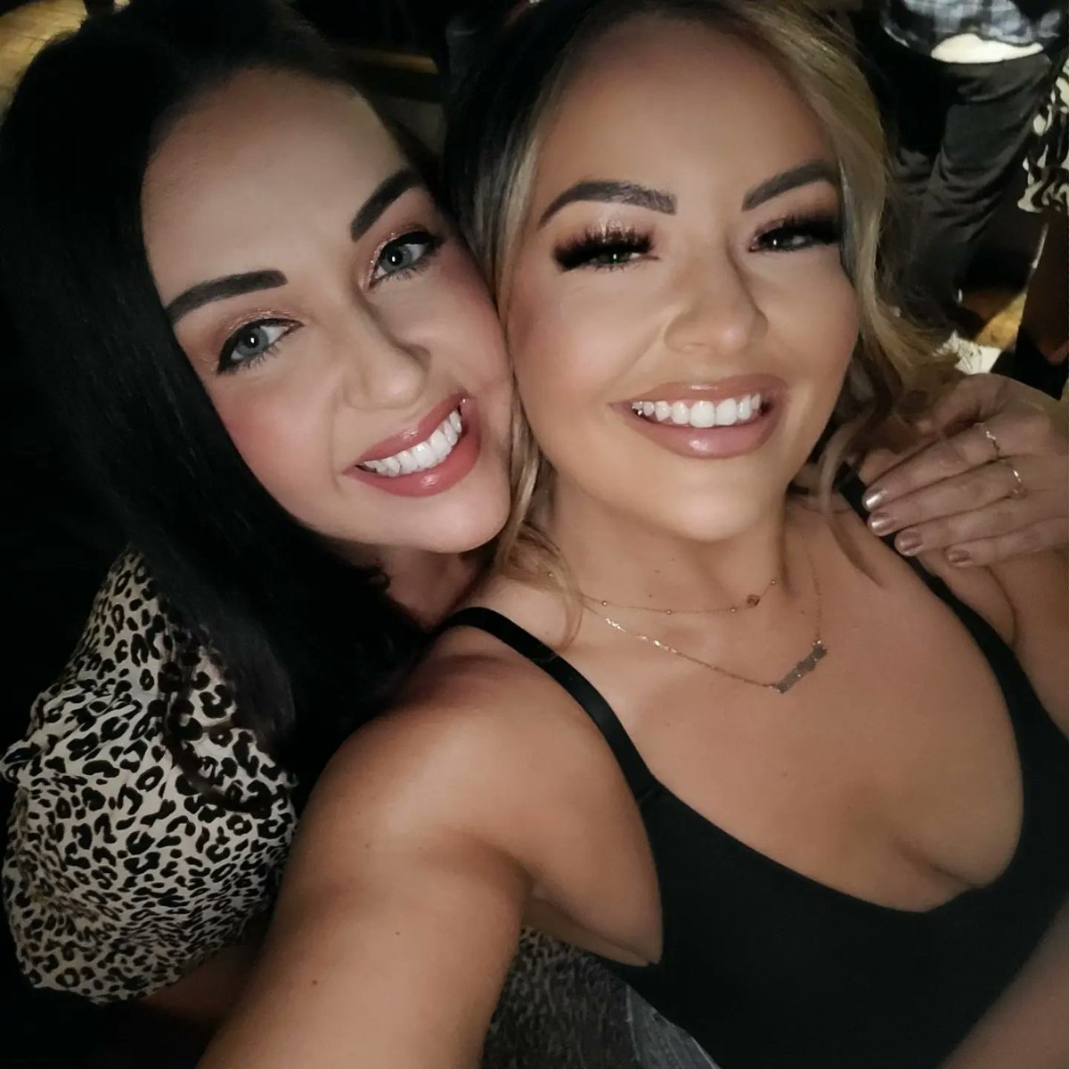 thebeautyedit__'s tweet image. Besties Birthday 🥰 

#livbloggers #selfie #birthday #makeupjunkie #beautyblog