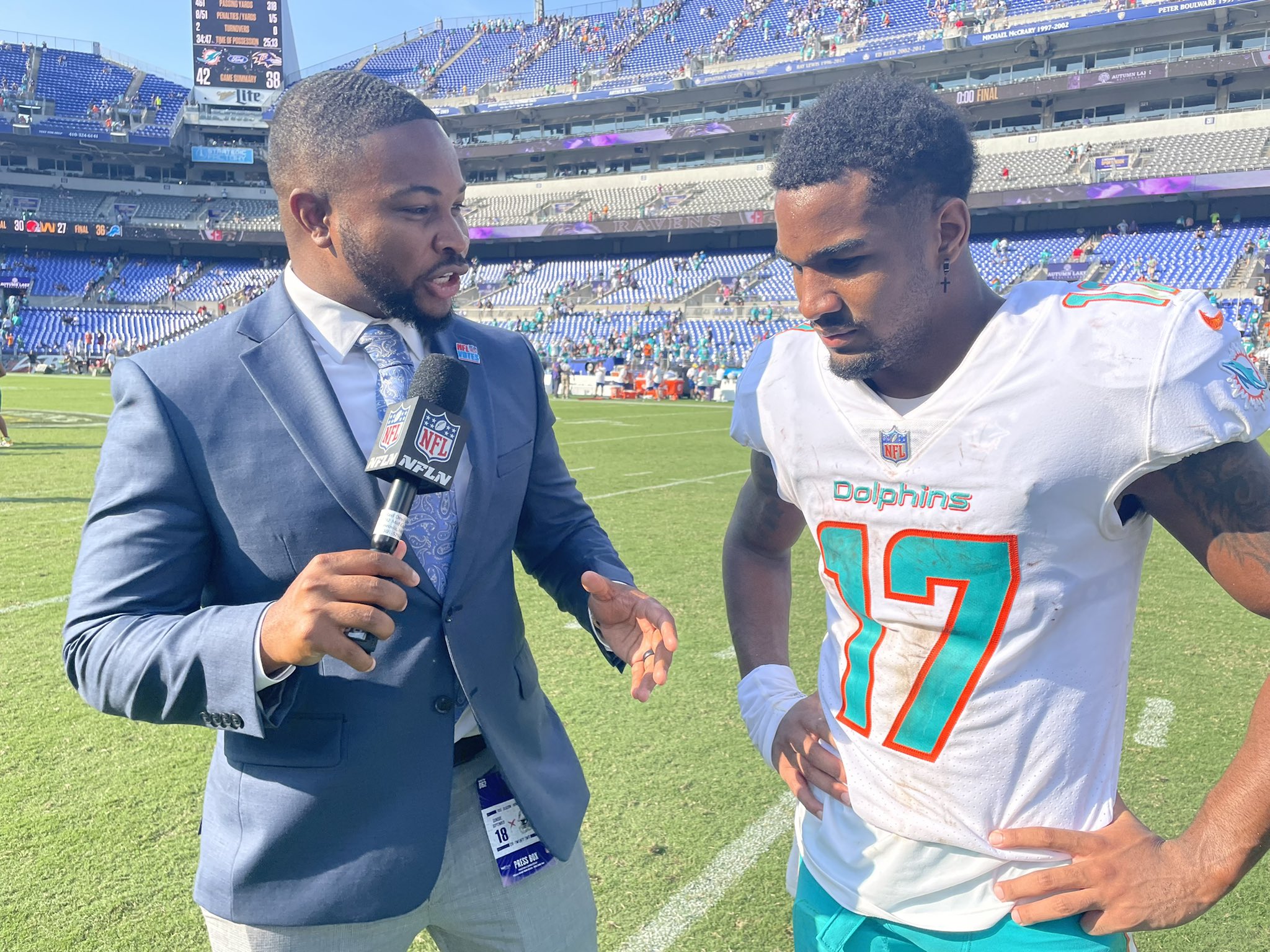 cameron-wolfe-on-twitter-chopped-it-up-with-jaylen-waddle-and-mike