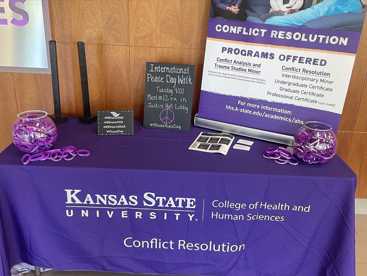 OMallon's tweet photo. #PeaceDay is almost upon us! Join the Conflict Resolution Program in celebrating #KStatePeaceDay by joining us, this Tuesday, on a peace walk and help in the creation of a human peace sign! #KStateAHS #KStateHHS #KStateCNRES @KStateHHS @KStateAHS ๐โฎ๏ธ๐๏ธ https://t.co/a1ocEleC1w
