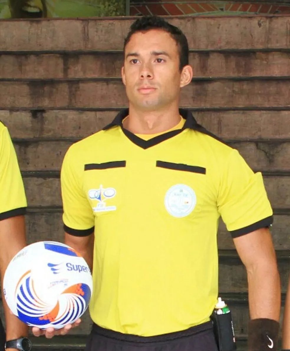apitoscore's tweet photo. Árbitro: Maguielson Lima Barbosa 🛂
Nota: 2.43 🟥🟨
VAR: Adriano Milczvski 🛃
Nota: 5.76 🟥🟨
-Péssima arbitragem no Ceará;
-VAR tão ruim quanto o árbitro de campo;
#CEAxSAO #Ceará #SãoPaulo #Brasileirao2022 #BR22 https://t.co/RoQXPBZVQQ