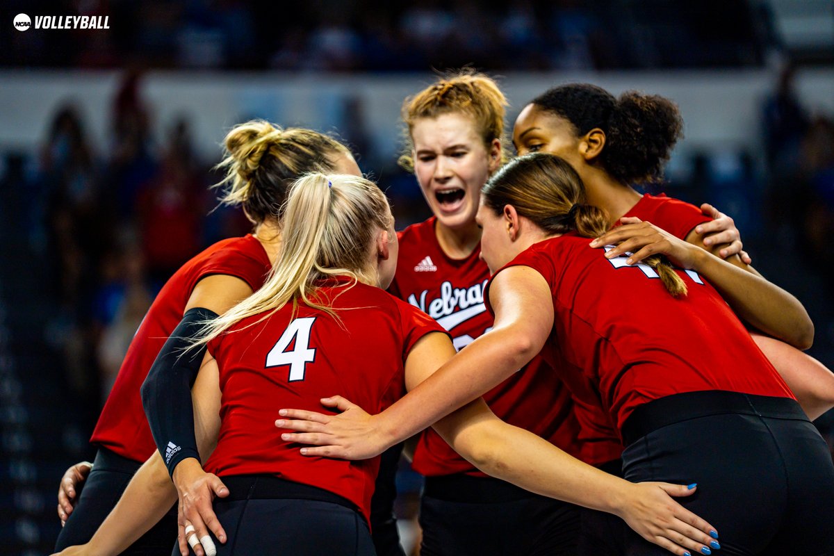 NCAAVolleyball's tweet photo. BIG RED, BIG WIN 🔴

After a wild comeback in the first set, No. 2 @Huskervball maintains control and rolls through No. 13 Kentucky with a sweep (27-25, 25-20, 25-16).

#NCAAWVB https://t.co/bO411ASget
