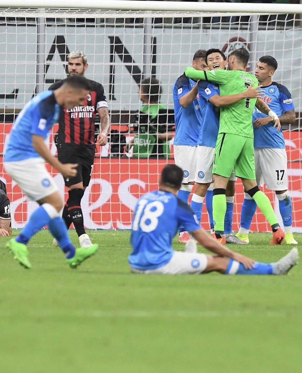 GiTagliamonte's tweet photo. “Si portava sulle spalle quella dose di fragilità, per quanto piccola, che spetta a ogni meridionale del mondo, di qualsiasi classe sociale.”
 #MilanNapoli https://t.co/I2wNOlnYlq
