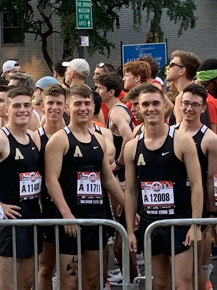 TarletonPrez's tweet image. Drew had his first official race as member of the @WestPoint_USMA Marathon team this morning in NYC. Super proud of his dedication! #ProudDad #Army 🇺🇸🏃🏽