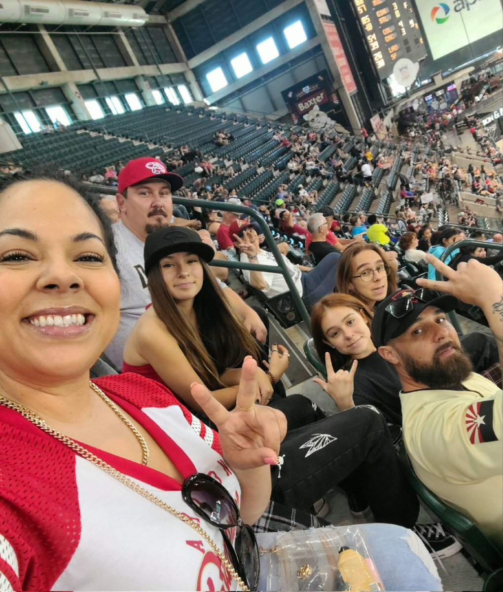 CarrieGarza1's tweet photo. #Dbacks 
We love you!! 
#HispanicHeritageMonth
#USAF75thBirthday 
Thank you to all who serve/d our country!! https://t.co/0WLys6fisF