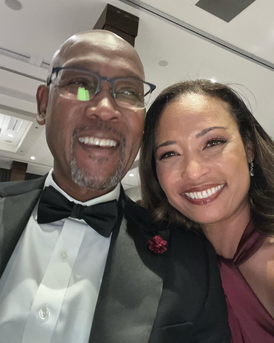SheilaJackson62's tweet photo. Attended the Fulton Democrats Gala last night with both Stacey Abrams and Rev. Raphael Warnock as Keynote Speakers. What a fantastic evening!! #fultondems https://t.co/D8Z9nXQ8Er