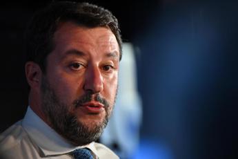 pleccese's tweet photo. Elezioni 2022, Salvini: “Pupazzi corrotti? Draghi faccia nomi”
🗞Leggi di più su
https://t.co/b86uknIPcQ
#casaitaliaradio #webradio #radio #casa #home #design #politica #interiordesign #covid #news #economia #arredamento #governo #politicaitaliana #coronavirus #homesweethom… https://t.co/qwLqvjON9v