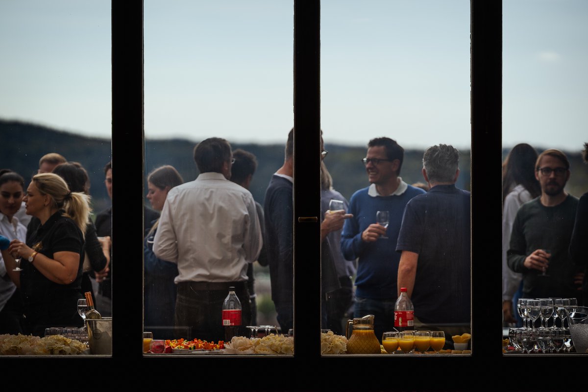 Peter Hossli tweet media