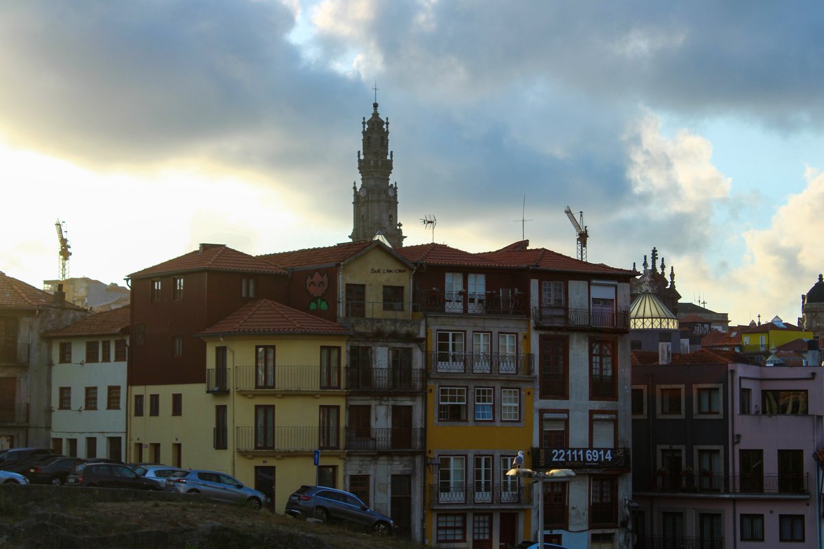 KadafiMan2705's tweet photo. SÃO BENTO 📍🇵🇹

#amar_norte 
#amar_porto 
#amar_oporto 
#amar_portugal 
#porto 
#oporto 
#cidadeinvicta 
#invicta 
#city 
#são 
#bento 
#sãobento 
#pôrdosol 
#sky 
#céu 
#portugal 
#oneshot 
#pormenores 
#semfiltros 
#noronha_photo 
@noronha_photo https://t.co/Oz3qYqePbe