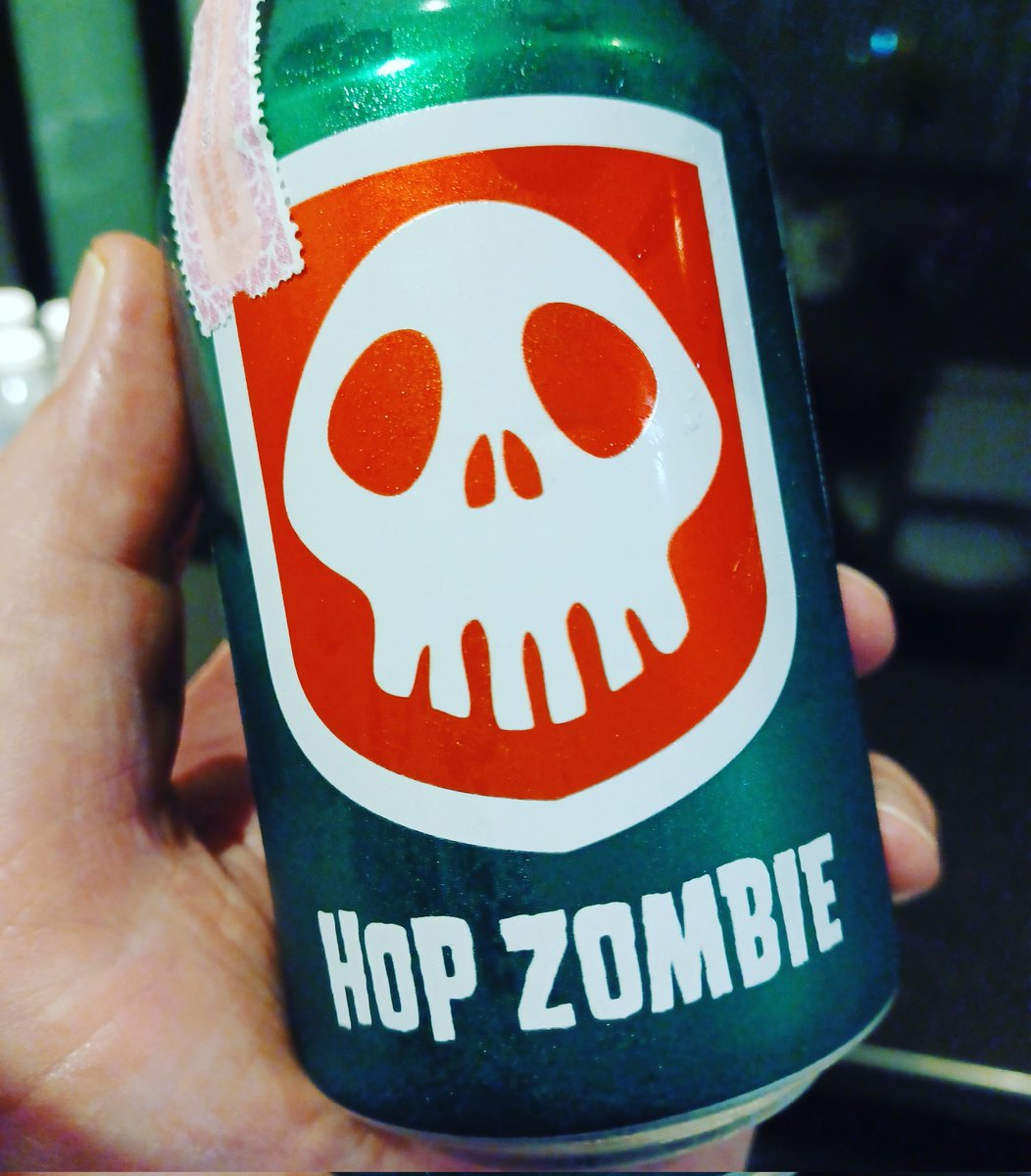 DelectableM's tweet photo. @BeerGeekBlog @amethyst_heels #hopzombie #beer https://t.co/akPqma5COE