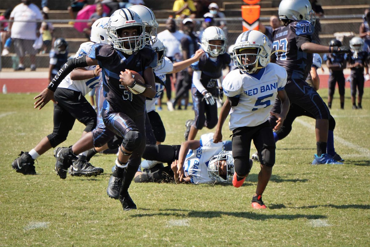 BantherDaryl's tweet photo. #football #Footballplayer #footballdreams #peeweefootball #footballsaturday #sportsphotography #footballphotography #footballpassion https://t.co/UxOhtZxUau