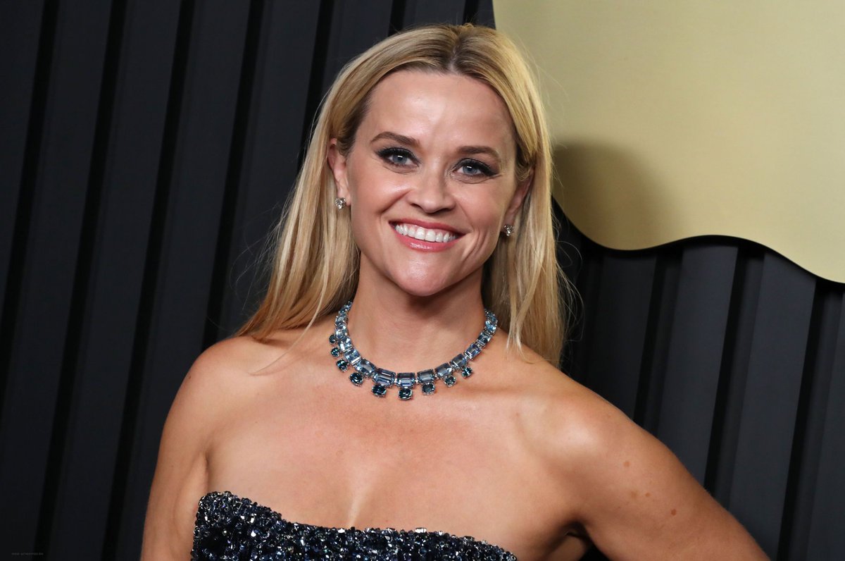 Glamour_Reese's tweet photo. 📸 | Reese Witherspoon at the 2022 Emmy Awards AppleTV+ Party https://t.co/9x7LnaYzJY