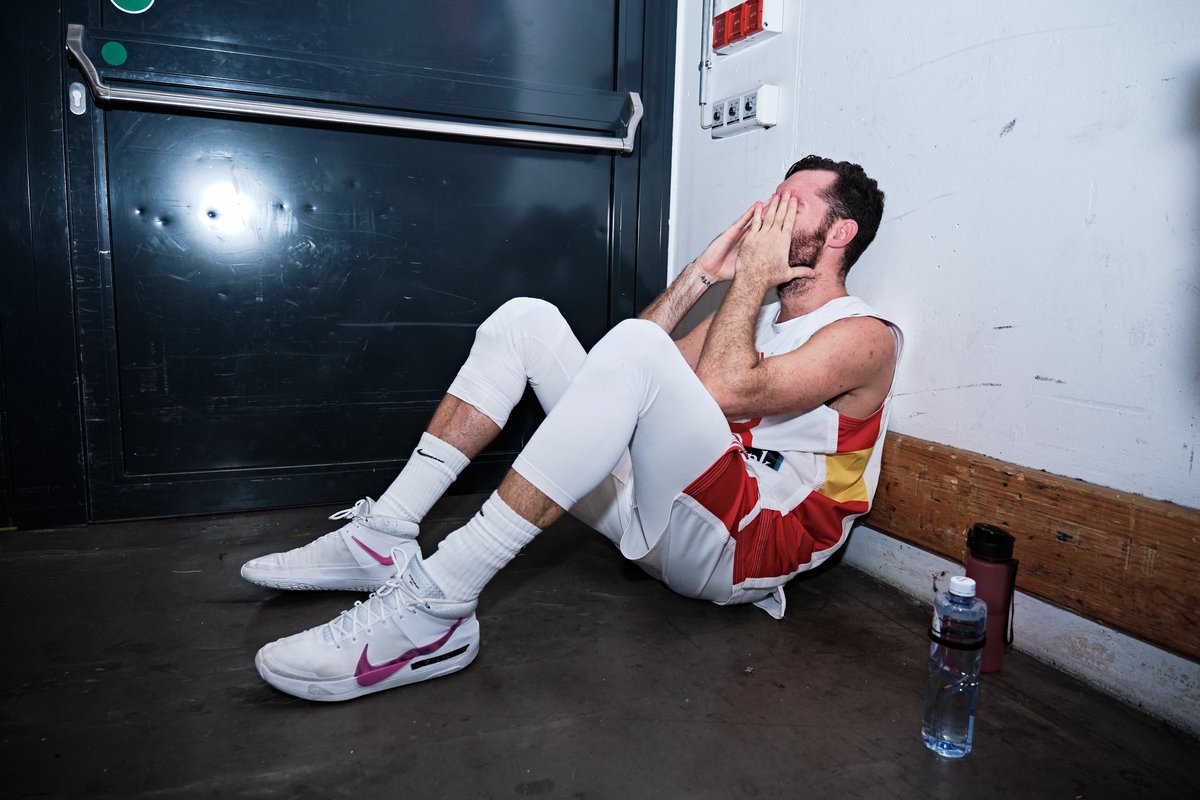 EuroBasket's tweet photo. LEYENDA 🥹

#EuroBasket x #BringTheNoise https://t.co/skWL2NbsNZ
