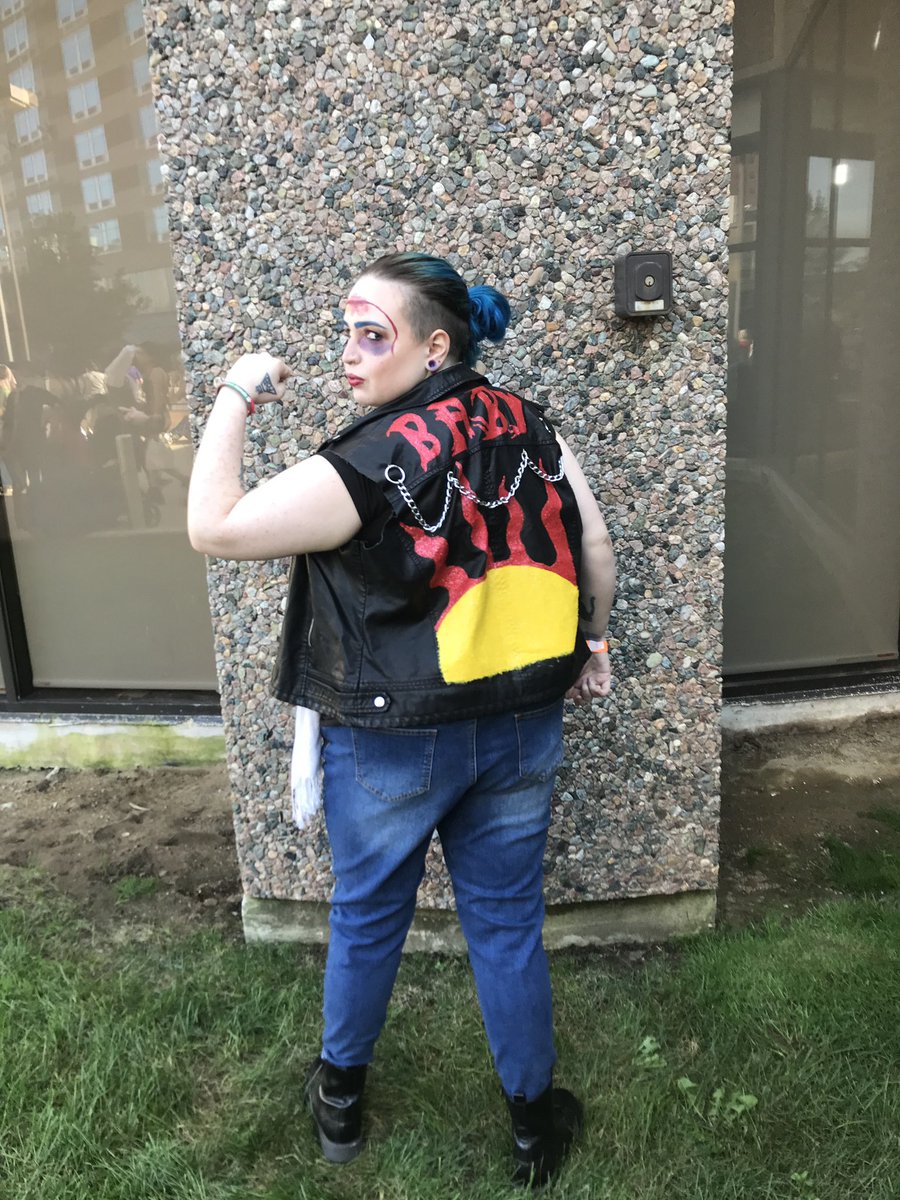 Dana_pool0831's tweet photo. This is the first time I’ve laced up the Eddie boots since @RealMeatLoaf ‘s passing. I need to upgrade, but I’ve missed the feeling. #RIP  #greaserfromthefreezerlikeabatoutofhell https://t.co/Z0noMrAzCS