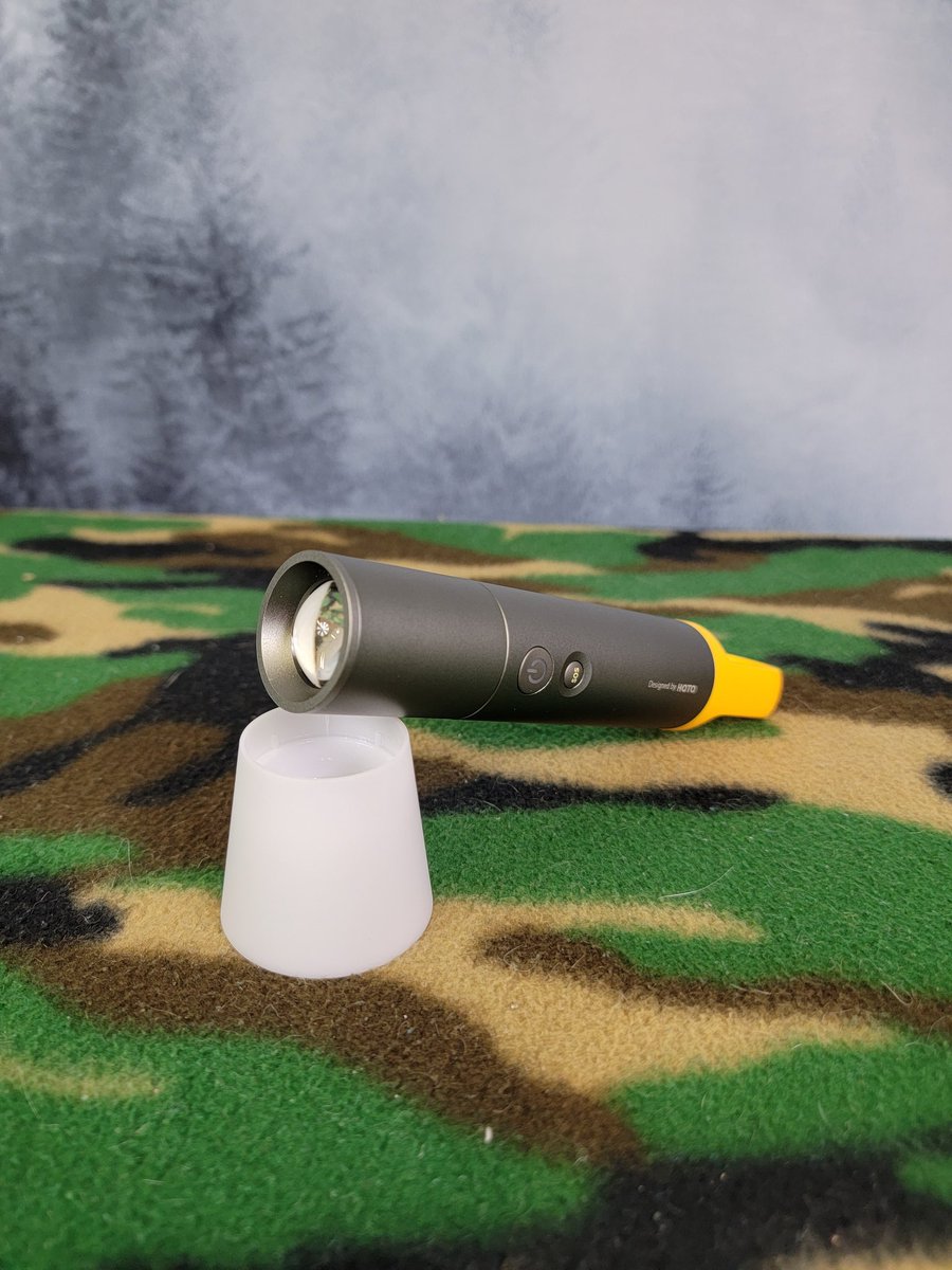 JamesSt_PNW's tweet photo. This design of flashlight is a first for me but I want to own more like it. Check out my full review and see how well it performs https://t.co/POhOOzFpY2 https://t.co/UfKW2xLMpS
