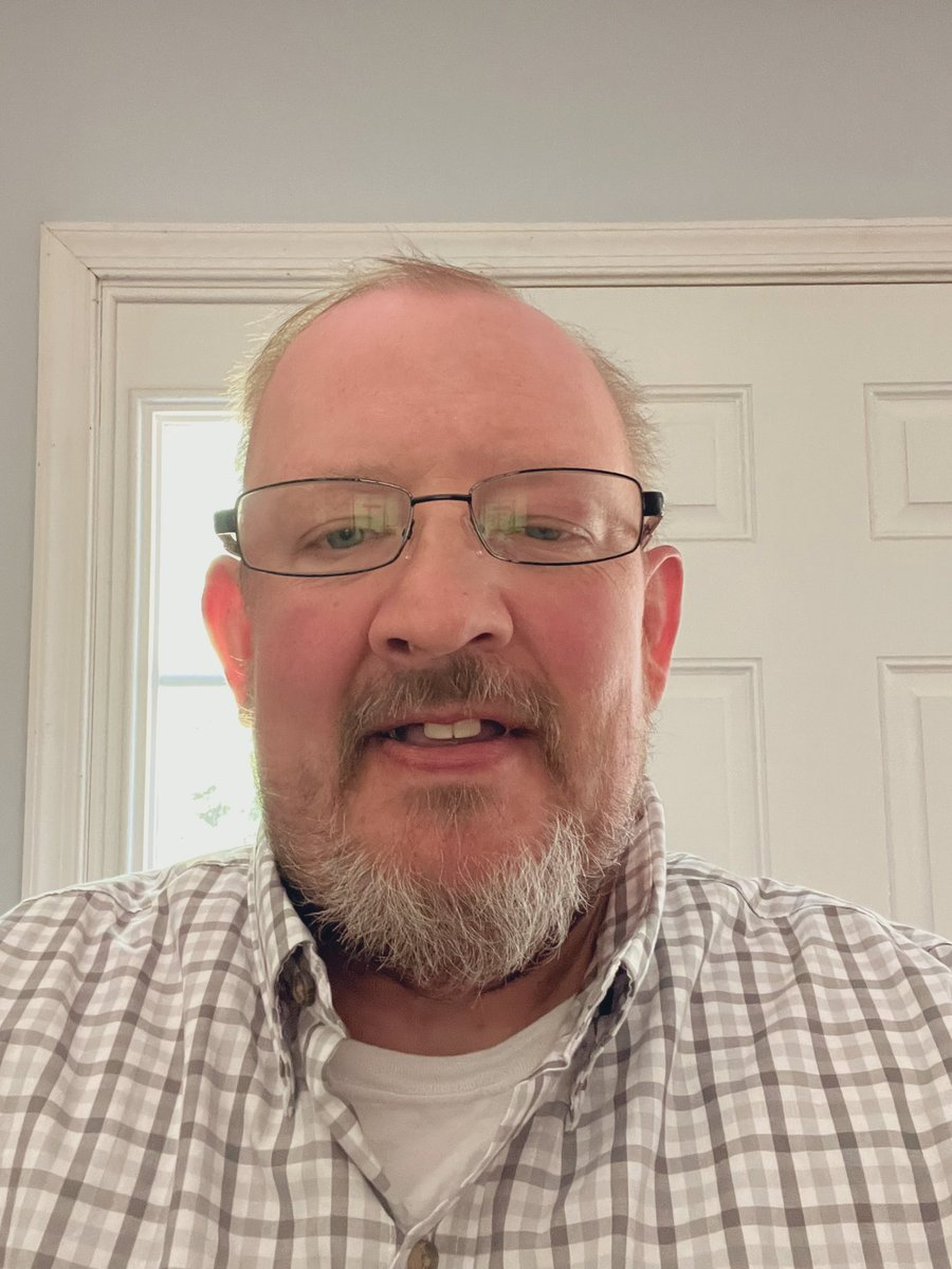 JasonGr34550528's tweet image. older man worth dating?