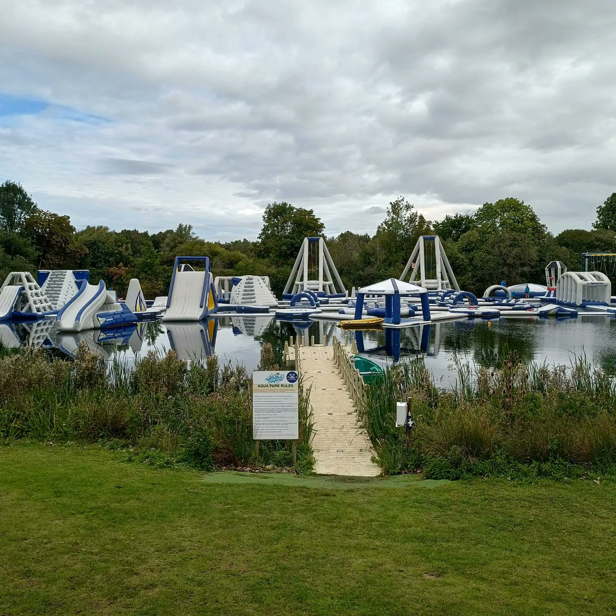 callumliam89's tweet photo. #35x35 #22 Fun on the #water at #Lincoln Water Park at Thorpe on the #Lincolnwaterpark #waterpark #aquapark #lincolnaquapark #Thorpeonthehill #Lincolnshire #Watersports #Watersportsweekend #Lake #inflatable #inflatablecourse #visitlincolnshire #waterpark💦 #lakedays #lakeday https://t.co/Ffx1huOuZE