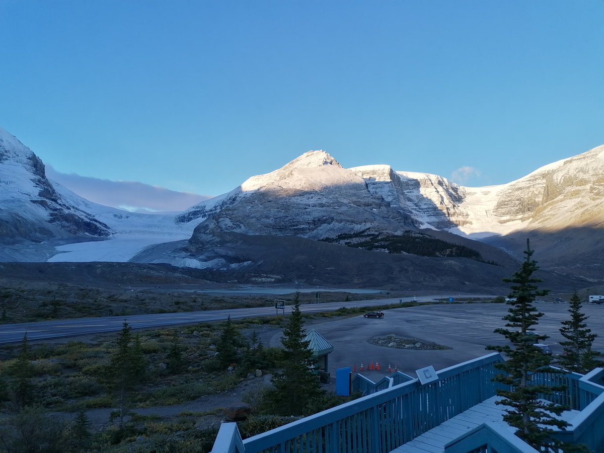 DrGreenRoof's tweet photo. Goodbye Canada. You have been magnificent. Now onto the US for a few weeks of @NuffieldFarming travel looking at water security and management #Nuffield22 #water #sorefeet https://t.co/AwcCx648e1
